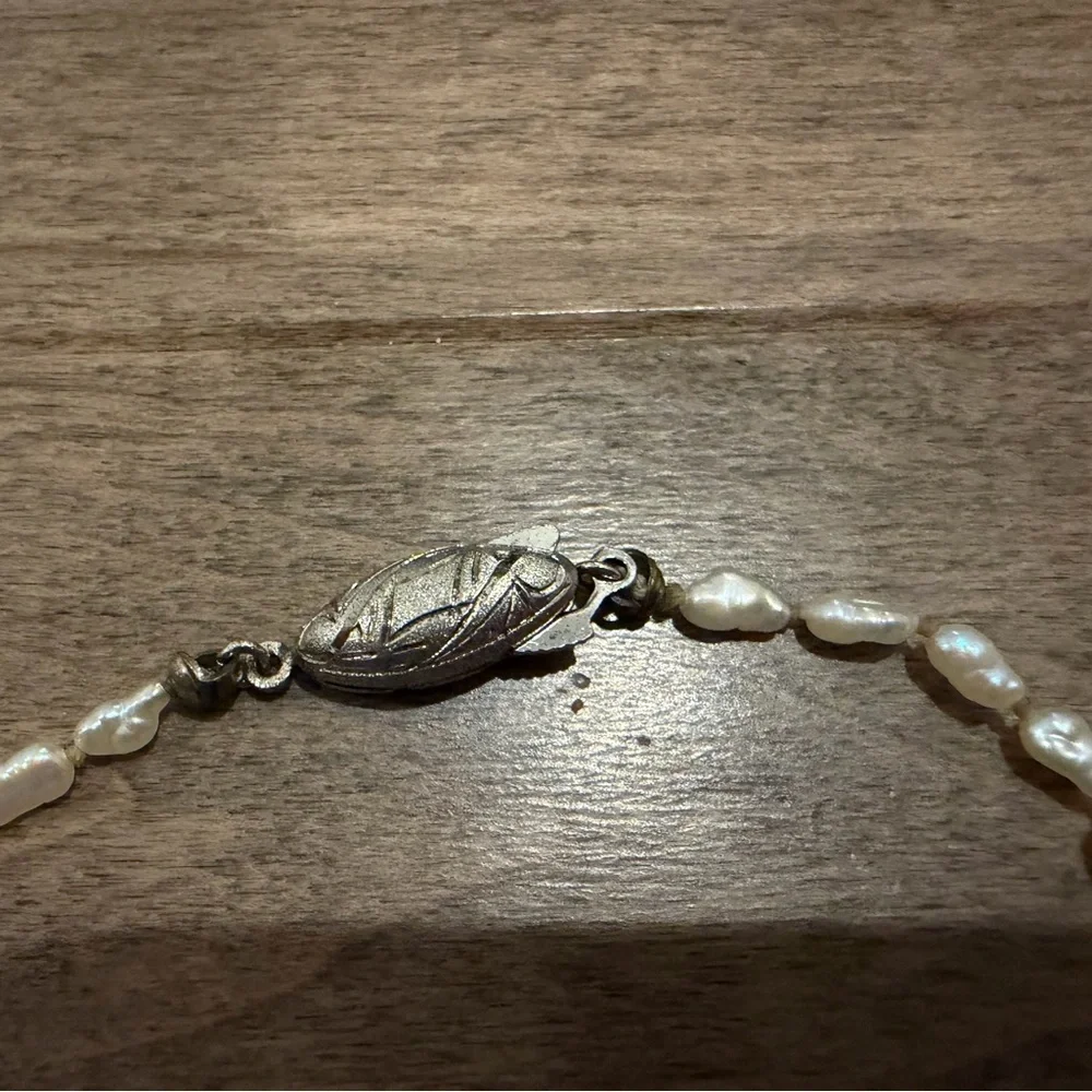 Vintage Silver Clasp Pearl Bracelet